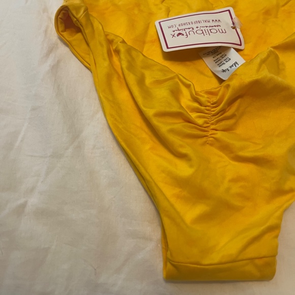 NWT 🌻 Blue Life Women’s Sz XS Eclipse One Piece Swim Body Suit Sunflower Yellow - Picture 9 of 9